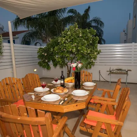 Pomelo Villa *